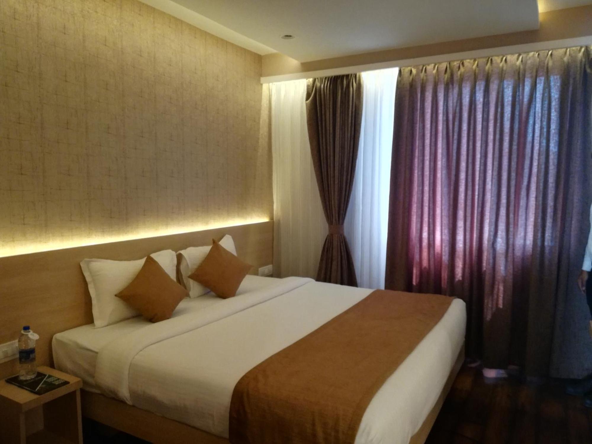 Hotel Samudra Belgaum Bagian luar foto